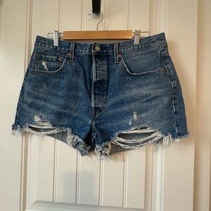 Levi's 501 button fly Distressed Jean Shorts waist size 33